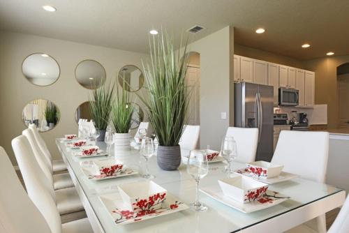 9 Bed South Facing Pool Home- Bring The Family! home - image 5