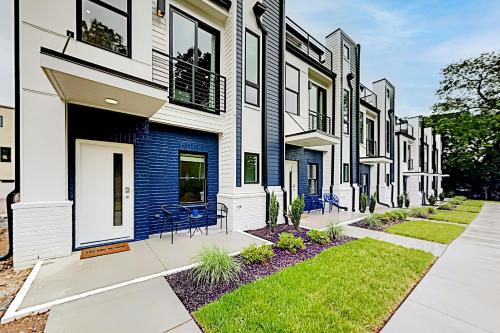 Exceptional Vacation Home in Nashville townhouse - image 2