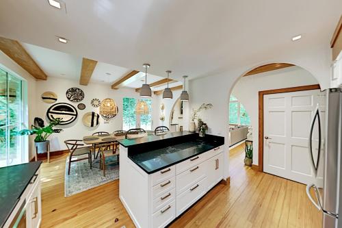 Secluded Estate - Private Koi Pond & Home Office home - image 8