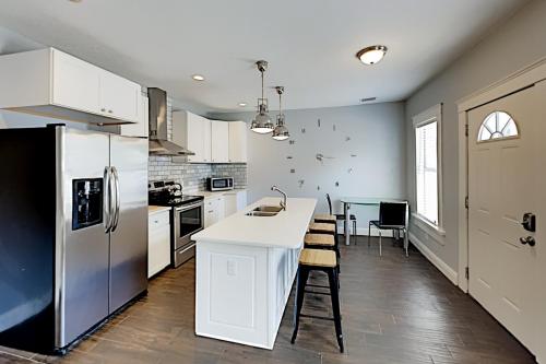 Tampa Heights Gem - 5 Minutes to Downtown Duplex - image 7