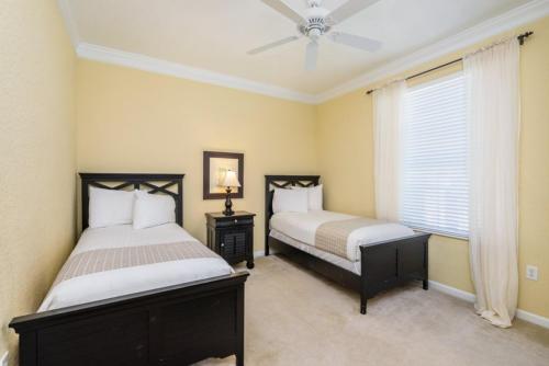 Gorgeous 3 Bed Lakeview - CDC COMPLIANT condo - main image