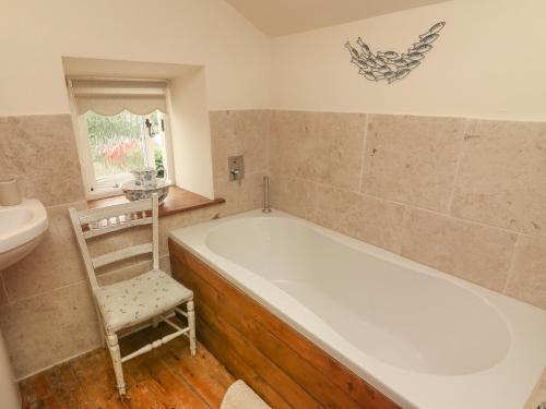 2 Storrs Cottages Carnforth - image 14