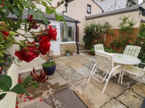 2 Storrs Cottages Carnforth - image 3