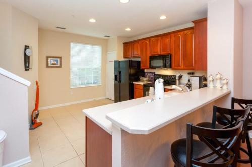 GORGEOUS Vista Cay Town Home -CDC COMPLIANT townhouse - image 5