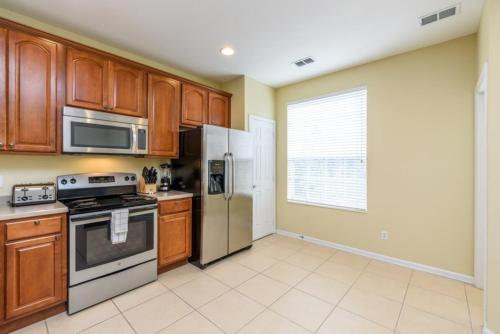 New Listing Beautiful Vacation Townhome townhouse - image 5