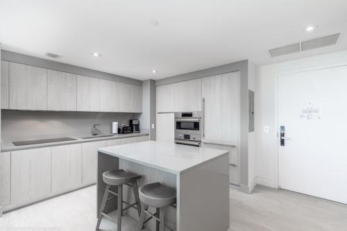 Hyde Beach House Luxury Condo-Resort condo - image 3