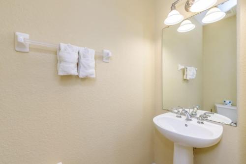 BEAUTIFUL Vista Cay Townhome townhouse - image 7