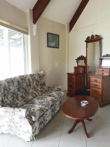 Launceston 3BR Waterview Signature Home Rosevears