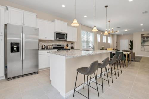 Best Resort Near Disney Private Pool & Spa Home! villa - image 9