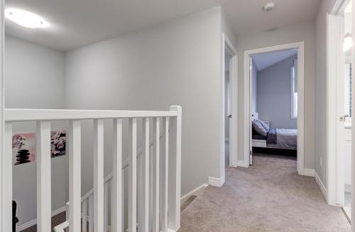 Luxury whole house mins from Niagara Falls & Brock uni