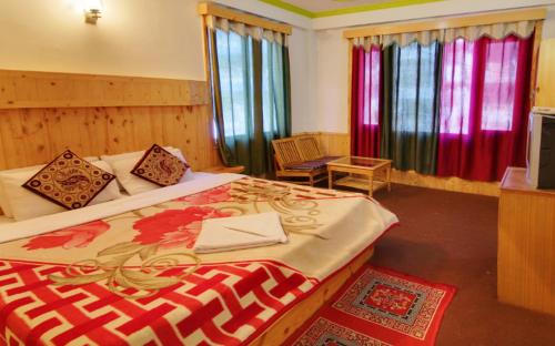 HOTEL HILLTOP The Mall Manali 