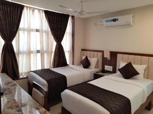 2 twin beds