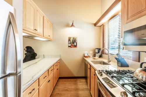 Cozy Aspen Grove 2 bed 2 bath condo - image 10