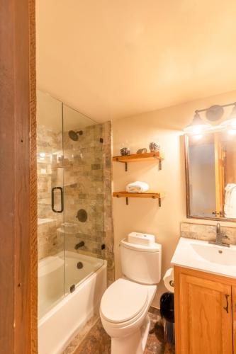 Cozy Aspen Grove 2 bed 2 bath condo