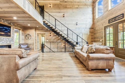 Stone Mountain Lodge cabin - image 4