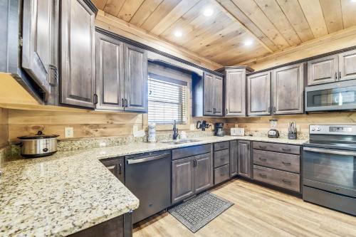 Stone Mountain Lodge cabin - image 10