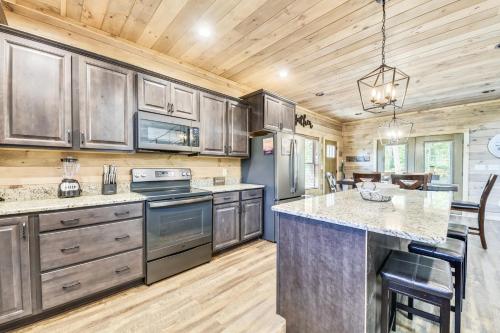Stone Mountain Lodge cabin - image 11