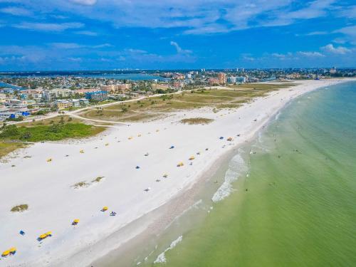 Tropic Terrace #24 - Beachfront Rental condo - image 12