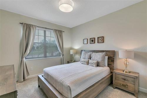 5 Bed Storey Lake Home Lazy River Resort villa - image 8