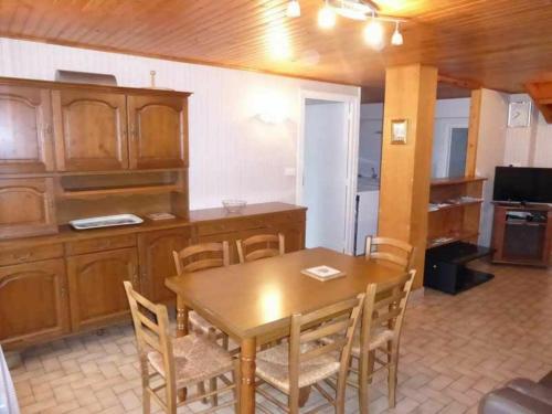 Gîte Freycenet-la-Tour, 4 pièces, 8 personnes - FR-1-582-236