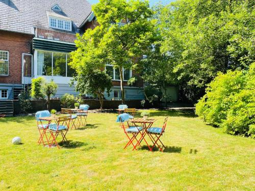 Esterno, aday - Aalborg mansion - Open bright apartment with garden in Kaerby