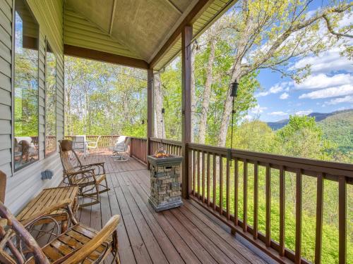 Bonnie View 21 - Amazing Smoky Mountain Retreat With Beautiful Scenic Views! home - image 12