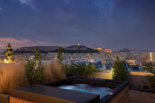 Supreme Luxury Suites by Athens Stay