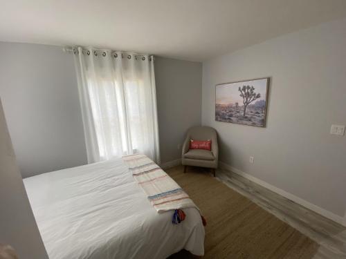 4th Street home - image 11
