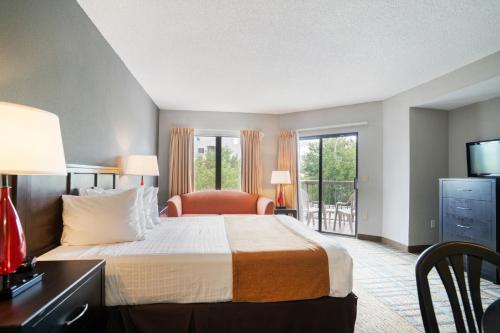 Near Universal Studios - Studio Condo With Private Balcony condo - image 2
