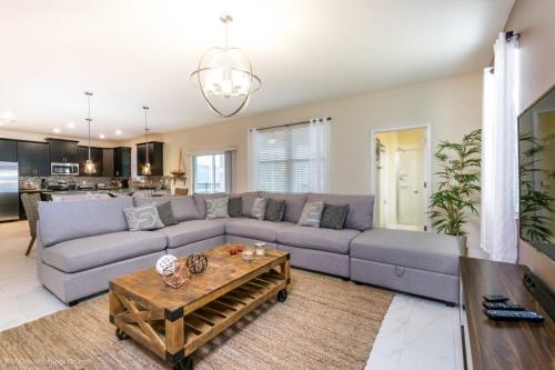 Amazing Champions Gate 6 bed 5 bath Home villa - image 3