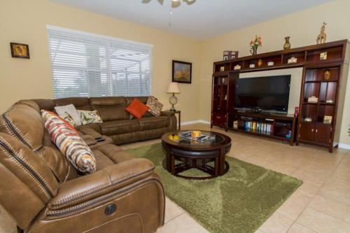 West Haven Villa Pool Spa and Game Room! home - image 6