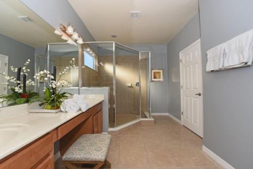 Wonderful 7-Bed Solterra Resort with Pool & Spa home - image 10