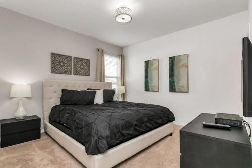 14 Bed 11 Bath-Movie Theater-Game Room Pool! home - main image
