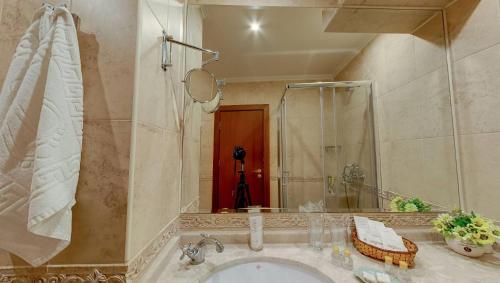 Hotel Mistral Room Type - One-Bedroom Suite