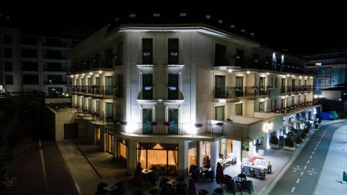 Hotel Mistral - image 2