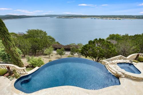 THE ABOVE LAGO CASTILLE ON LAKE TRAVIS home - image 8