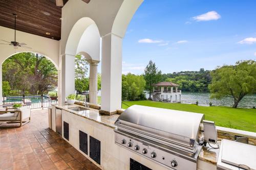 THE ABOVE AUTOGRAPH ESTATE ON LAKE AUSTIN estate - image 7