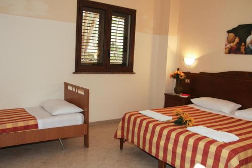 HOTEL GROTTICELLI Room Type - Triple Room