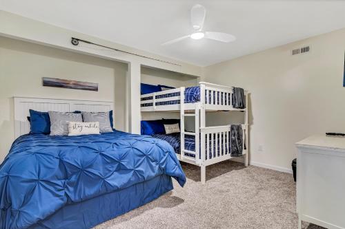 Cozy Quarters condo - image 6