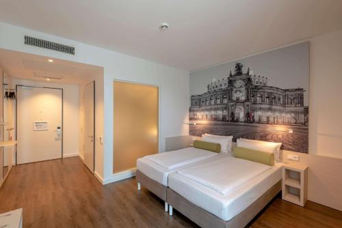 Super 8 by Wyndham Dresden in Dresden, Deutschland