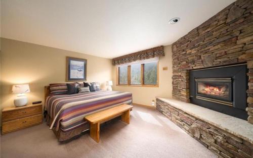 Frostfire D24 condo - image 9