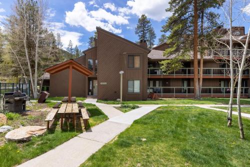 1095 Wild Irishman condo - image 11