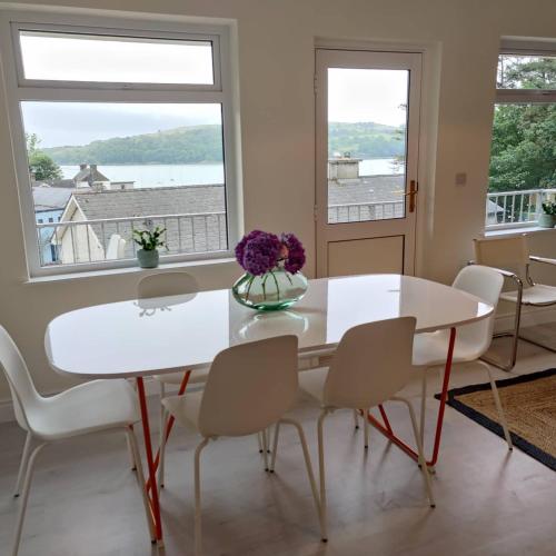 Ümbrus, Crow's Nest Glandore - 3 - Self Catering in Glandore