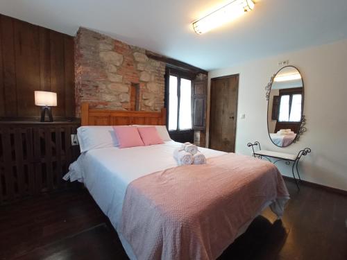 2 bedrooms, 4 beds