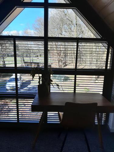 Vakantiehuis met hottub en barrelsauna in Buurtschap Giethmen