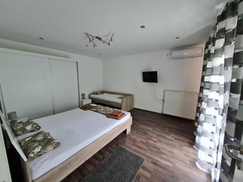 One-Bedroom Apartment image 10