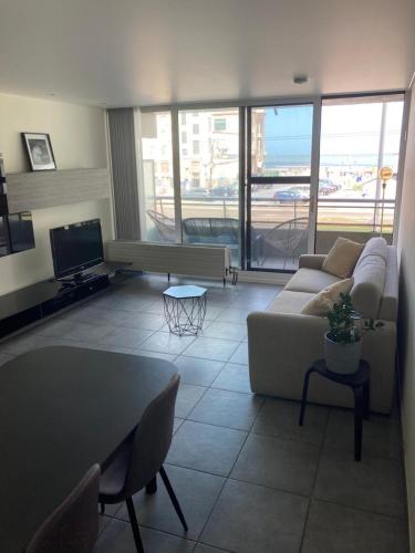 Studio Ascot, Ostende