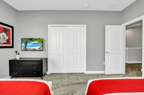 Boutique Style Home Near Disney! home - image 8