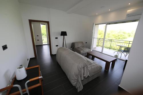 Apartment with Lake View