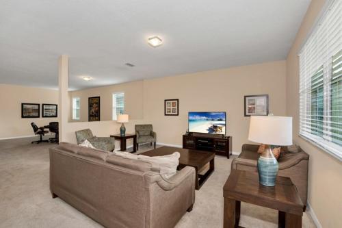 Exceptional 5 Bedroom Property On Crystal Cove villa - image 2